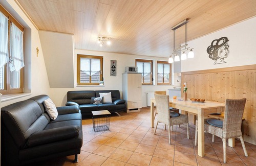 Muehlenbach Apartment | Apartment 'Ferienwohnung Biesleblick' with Mountain View, Shared Garden and Wi-Fi