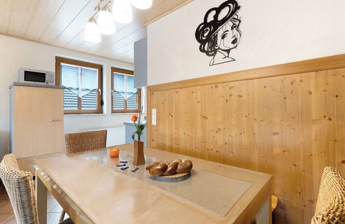 Muehlenbach Apartment | Apartment 'Ferienwohnung Biesleblick' with Mountain View, Shared Garden and Wi-Fi