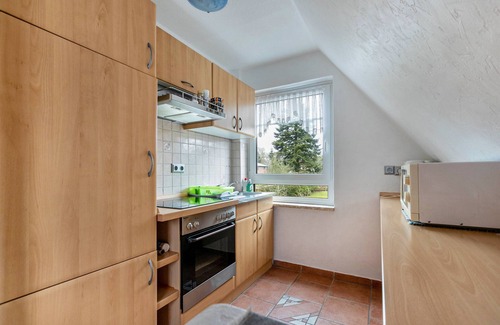 Schafstedt Apartment | Apartment 'Ferienwohnung Weise' with Shared Garden and Wi-Fi