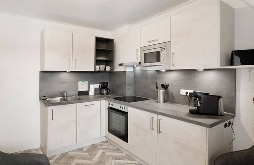 Emden Apartment | Apartment 'Ferienwohnung City' with Wi-Fi