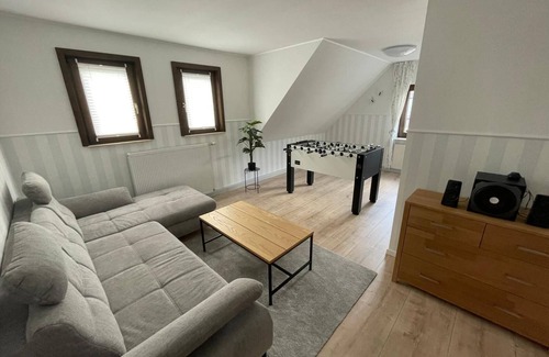 Nuttlar Apartment | Apartment 'Ferienwohnung An Den Ruhrauen' with Mountain View and Wi-Fi