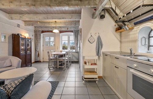 Rodenas Apartment | Apartment 'Ferienwohnung 2' with Shared Garden, Balcony and Wi-Fi