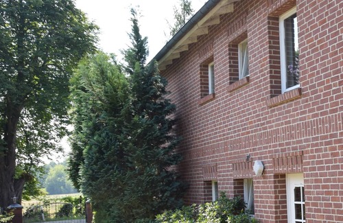 Vietmannsdorf Apartment | Apartment 'Ferienwohnung Eulenhof' with Private Terrace, Private Garden and Wi-Fi