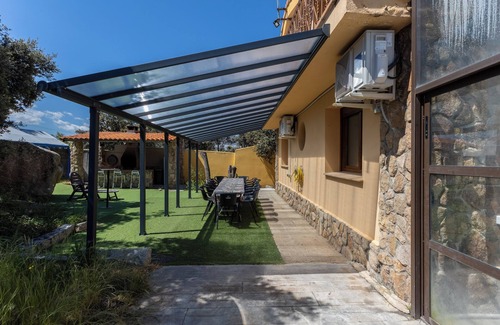 Ituero y Lama House | Apartment 'Finca El Olivo' with Mountain View, Wi-Fi and Air Conditioning