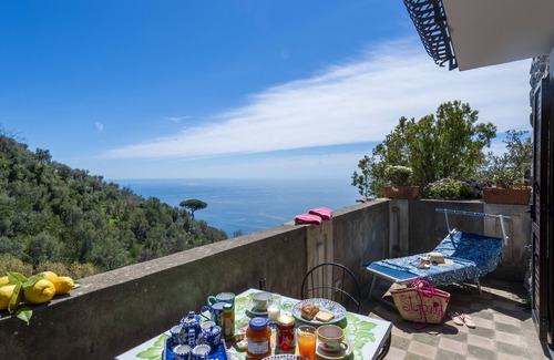 Montepertuso Apartment | Apartment for 2 people in the hills of Positano, with small balcony overlooking the sea