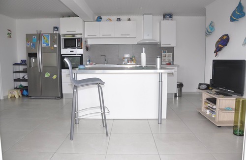 Riviere-Salee Apartment | Apartment for 4, 1 bedroom closed, quiet, tropical greenery and pleasant views