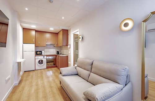 Rejas Apartment | Apartment for 4 people Feria Madrid 104