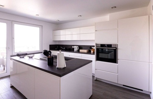 Pellenz House | Apartment for 6 Modern retreat