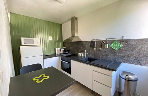 Arromanches-les-Bains Apartment | Apartment in Arromanches near Sandy Beach