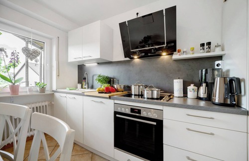 Kadenbach Apartment | Apartment "Fuchs" with Private Garden & Wi-Fi