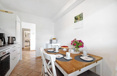 Kadenbach Apartment | Apartment "Fuchs" with Private Garden & Wi-Fi