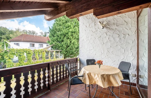 Neunkirchen Apartment | Apartment 'Gästehaus Marlies - Wohnung B' with Private Terrace
