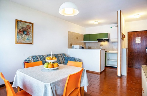 Calceranica al Lago Apartment | Apartment 'Garden Alle Barche - Angela 3' with Lake View, Shared Garden and Wi-Fi