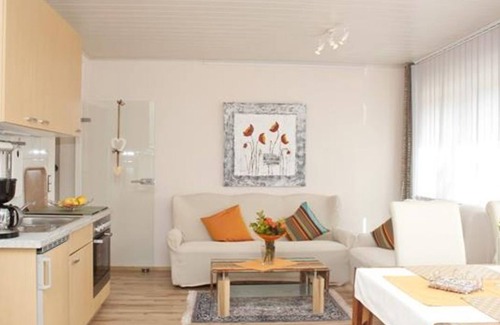 Lustadt Apartment | Apartment garden view - 4-bed apartment