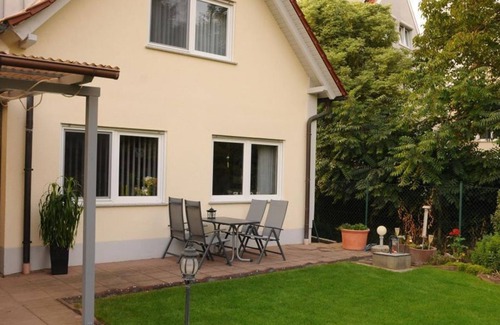 Lustadt Apartment | Apartment garden view - 4-bed apartment