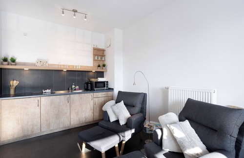 Bergkamen Apartment | Apartment 'Gepflegtes Marina-Rünthe' with Wi-Fi