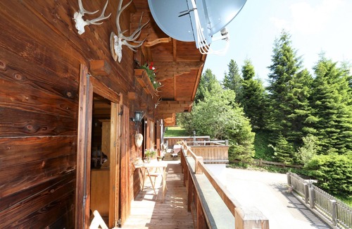 Fuegenberg Apartment | apartment Gipfelstürmer directly on the ski slope