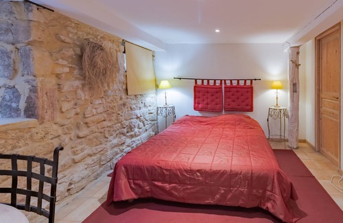Sainte-Mondane Apartment | Apartment 'Gite Monfort' with Shared Pool, Shared Garden and Wi-Fi