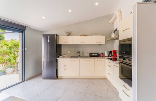 Saze Apartment | Apartment 'Gite' with Private Terrace, Wi-Fi and Air Conditioning