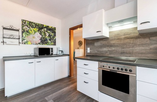 Burg Apartment | Apartment 'Graf Rudolf' with Balcony and Wi-Fi