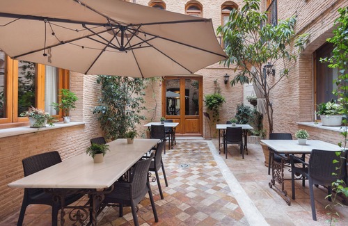 Villalonga Apartment | Apartment 'Habitacion Estandar - Edificio Contiguo' with Private Terrace, Wi-Fi and Air Conditioning