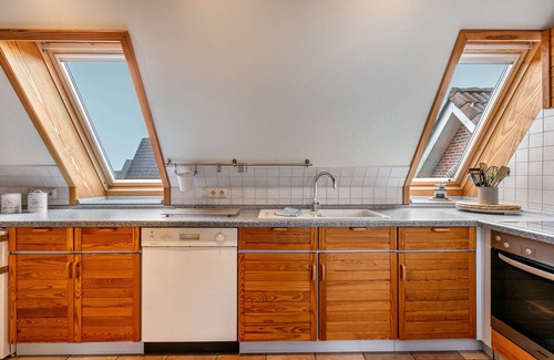 Meldorf Apartment | Apartment 'Haus Am Delfen' with Shared Terrace, Shared Garden and Wi-Fi