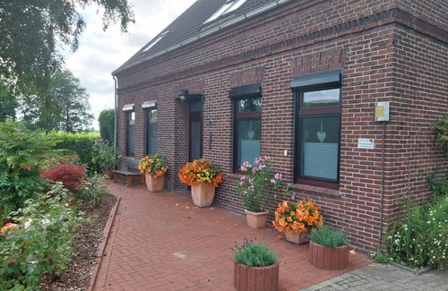 Oberhammelwarden Apartment | Apartment - Haus Am Diek - directly on the Weser Cycle Path