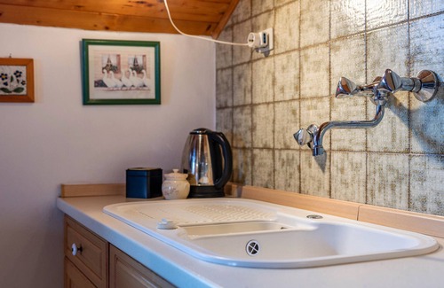 Collalbo Apartment | Apartment 'Haus Botter' with Mountain View and Wi-Fi