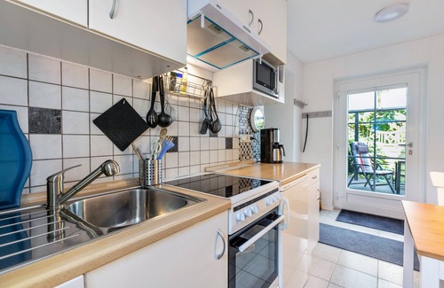 Wesselburen Apartment | Apartment 'Haus Bruhs' with Private Terrace, Shared Garden and Wi-Fi