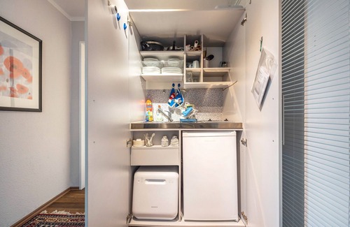 Brunsbuttel Apartment | Apartment 'Haus Erika' with Shared Terrace, Shared Garden and Wi-Fi
