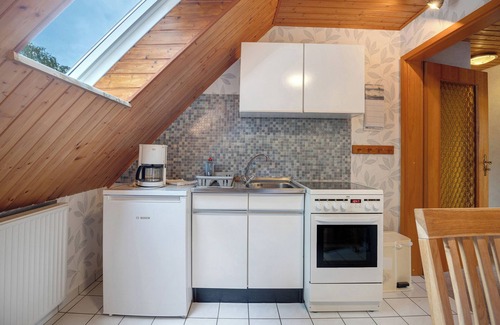 Meldorf Apartment | Apartment 'Haus Stoldt, Wohnung 2' with Shared Terrace, Shared Garden and Wi-Fi