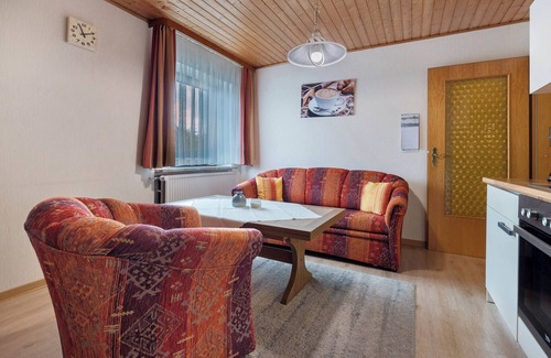 Meldorf Apartment | Apartment 'Haus Stoldt, Wohnung 1' with Shared Terrace, Shared Garden and Wi-Fi