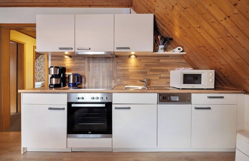 Meldorf Apartment | Apartment 'Haus Stoldt, Wohnung 1' with Shared Terrace, Shared Garden and Wi-Fi