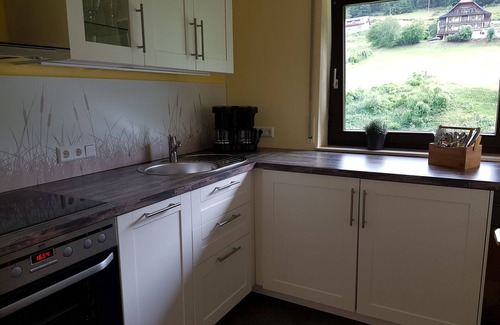 Hundsbach Apartment | Apartment 'Haus Wiesengrund' with Mountain View, Shared Garden and Wi-Fi