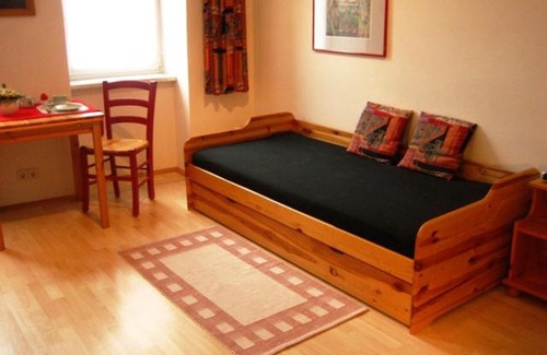 Funfhaus Apartment | Apartment Haydnpark