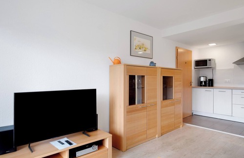 Kappel Apartment | Apartment 'Hochfirst, 57qm' with Private Terrace, Shared Garden and Wi-Fi