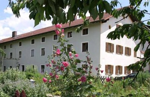 Neuoetting Apartment | Apartment Holzknecht 4 persons, 24sqm, shower, WC, combined living room and bedroom