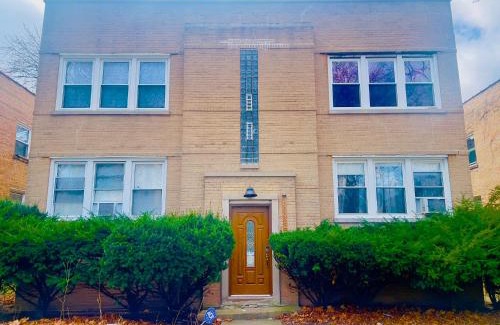 Evanston Apartment | Apartment Home close to NWU & Hospitals