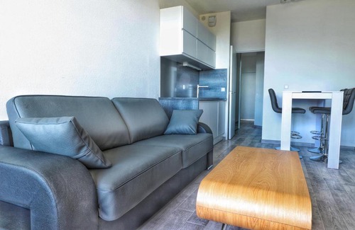Villeneuve Loubet Beach Apartment | Apartment hotel Luxe vue mer à 100 mètres des plages étage 8