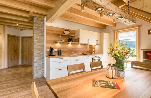 Schollach Apartment | Apartment 'Hüttenzauber' with Shared Terrace, Shared Garden and Wi-Fi