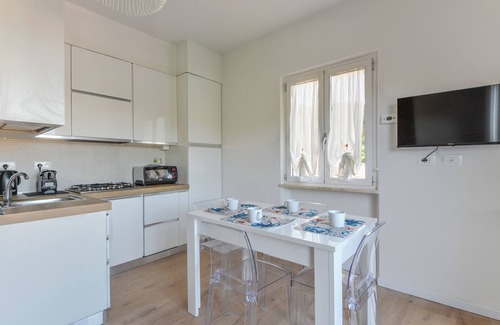 Cavo Apartment | Apartment 'Il Gioiello Del Mare' with Sea View, Wi-Fi and Air Conditioning