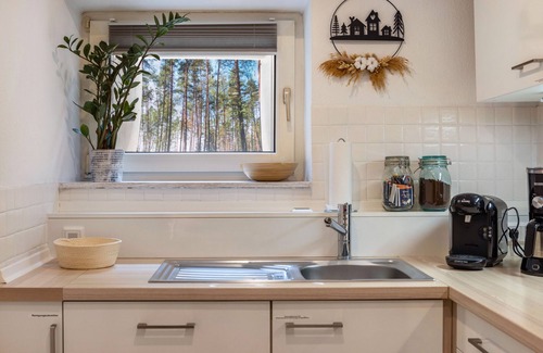 Sachsenhausen Apartment | Apartment 'Im Kleinen Feld' with Private Terrace, Private Garden and Wi-Fi