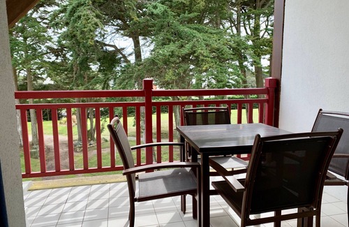Le Pouliguen House | Apartment in a 4-star residence with sea view and swimming pool