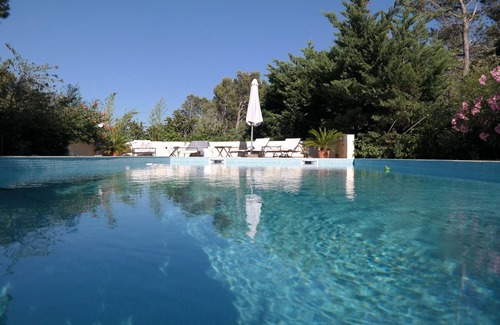 Cavaillon Apartment | Apartment in a green residential area of ​the town of Cavaillon in the Luberon.
