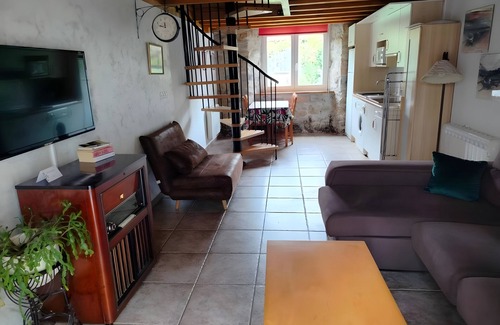 Alsasua Apartment | Apartment in Alsasua with Shared Pool, Wi-Fi and Air Conditioning