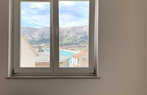 Baska Apartment | Apartment in center with sea view B1