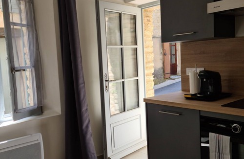 Goult Apartment | Apartment in charming Provencal village