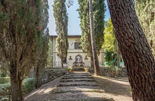 Vicchio Villa | Apartment in Country Villa and SPA
