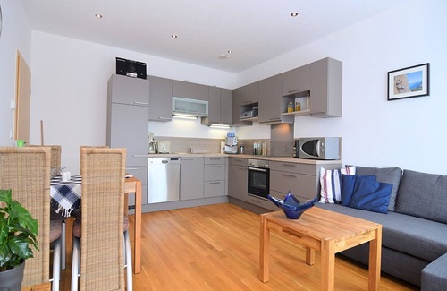 Roetz Apartment | Apartment in Heinrichskirchen near Forest Edge