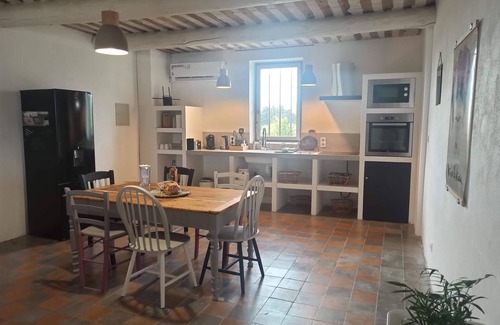 Althen-des-Paluds Apartment | Apartment in Provencal farmhouse near Avignon